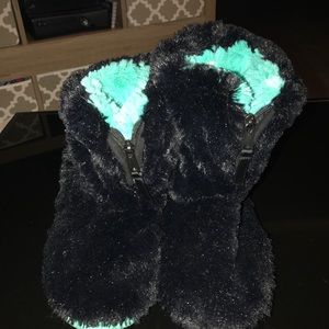 Bedroom shoes/fuzzy shoes